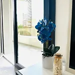 Blue Orchid Apartment, Iun S8460 * Quartu SantʼElena