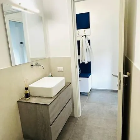 Blue Orchid Apartment, Iun S8460 Apartment