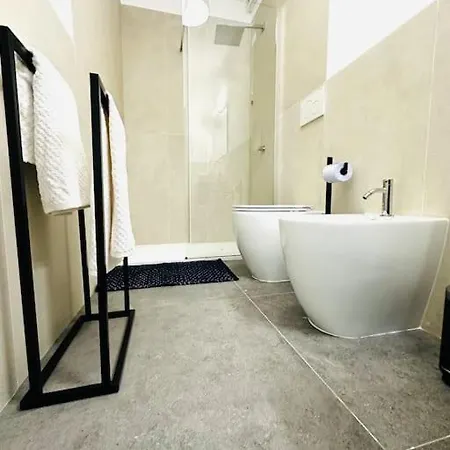 Blue Orchid Apartment, Iun S8460